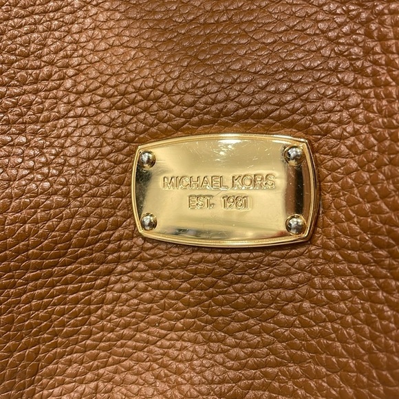 Michael Michael Kors Bedford Tassel Bag - Picture 4 of 15